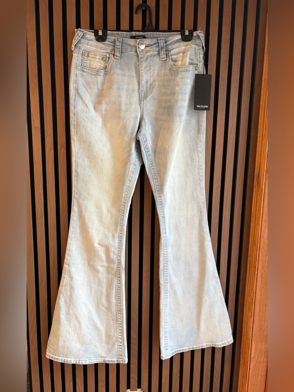 NWT True Religion Charlie, Light Blue Flare, high rise Jeans size 29